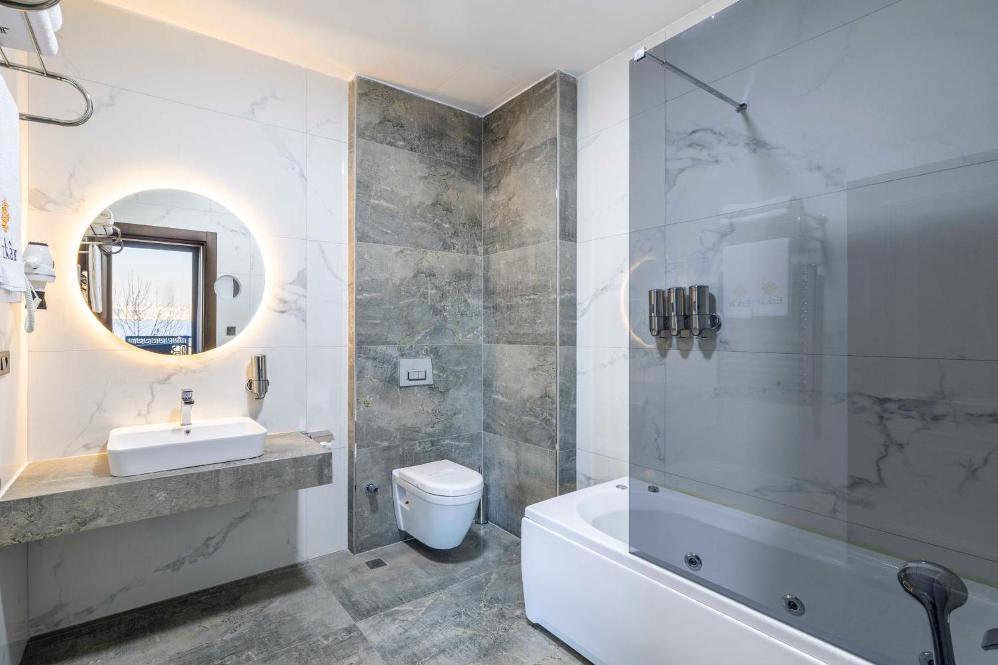 Ezkar Bathonea Art Istanbul Hotel ภายนอก รูปภาพ