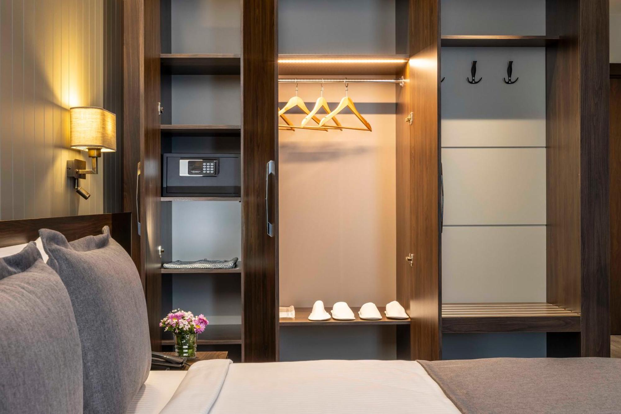 Ezkar Bathonea Art Istanbul Hotel ภายนอก รูปภาพ