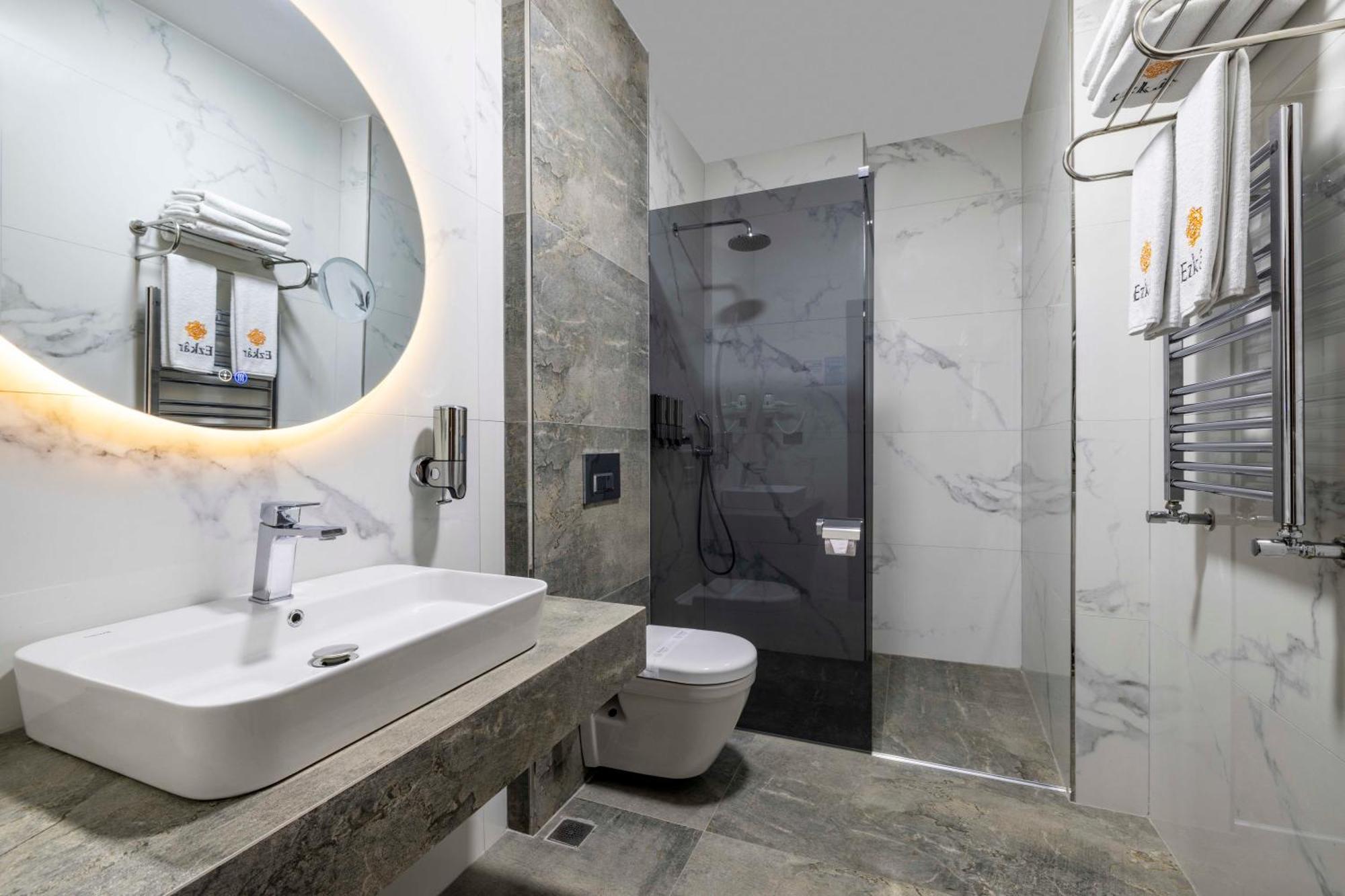 Ezkar Bathonea Art Istanbul Hotel ภายนอก รูปภาพ